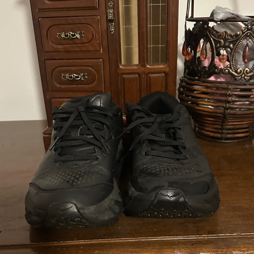 Hoka Women non-slip work shoes black